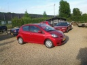 toyota-aygo-1012v-aspiration-red-automaat-leer-stofbekleding-airco-en-parkeersensoren