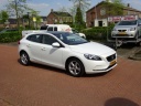 volvo-v40-16-d2-momentum-panodak-wit-m