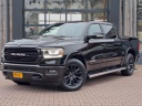 dodge-ram-1500-57-v8-4x4-crew-cab-laramie-pano-trekhaak-leder-stoelverwarming-ventilatie-keyless-camera-sidesteps-navi-stuurverwarming