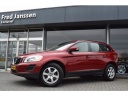 volvo-xc60-20-d3-fwd-momentum-leder-uitstraling
