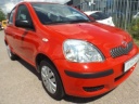 toyota-yaris-1016v-vvti-terra