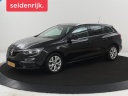 renault-megane-estate-13-tce-limited-trekhaak-parkeerhulp-cruise-control-climate-control-navigatie-bluetooth-keyless-sfeerverlichting