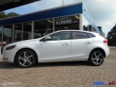 volvo-v40-20-t2-kinetic
