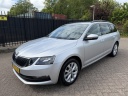 skoda-octavia-combi-15-tsi-dsg-greentech-business-edition-carplay