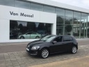 volkswagen-golf-16-tdi-connected-series