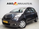 toyota-yaris-13-vvti-aspiration-automaat-climate-control-radio-cd-speler-metallic-lak-trekhaak-apk-012020