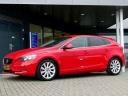 volvo-v40-d2-momentum-navi-camera-premium-audio